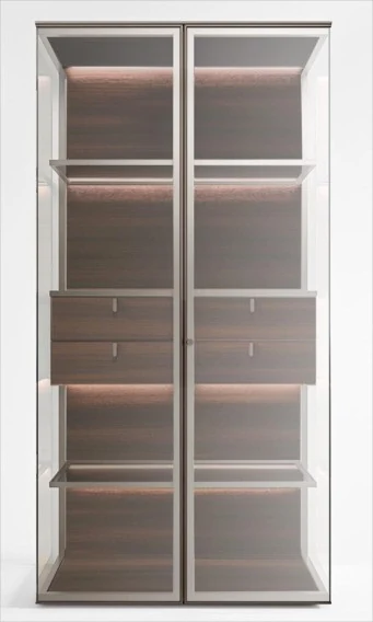 Vitrina alta iluminada de puertas transparentes