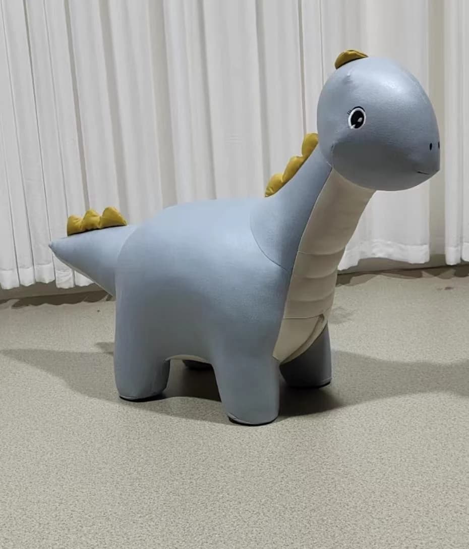 Puf Matorral · Puf con forma de dragón celeste 105 × 35 × 75 cm