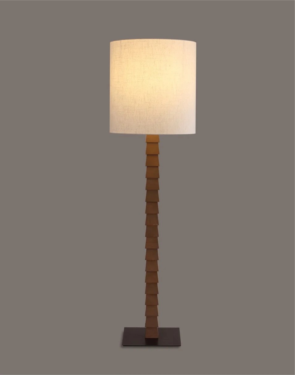 Lámpara de pie de fuste de madera con nudos y pantalla cilíndrica 178 cm