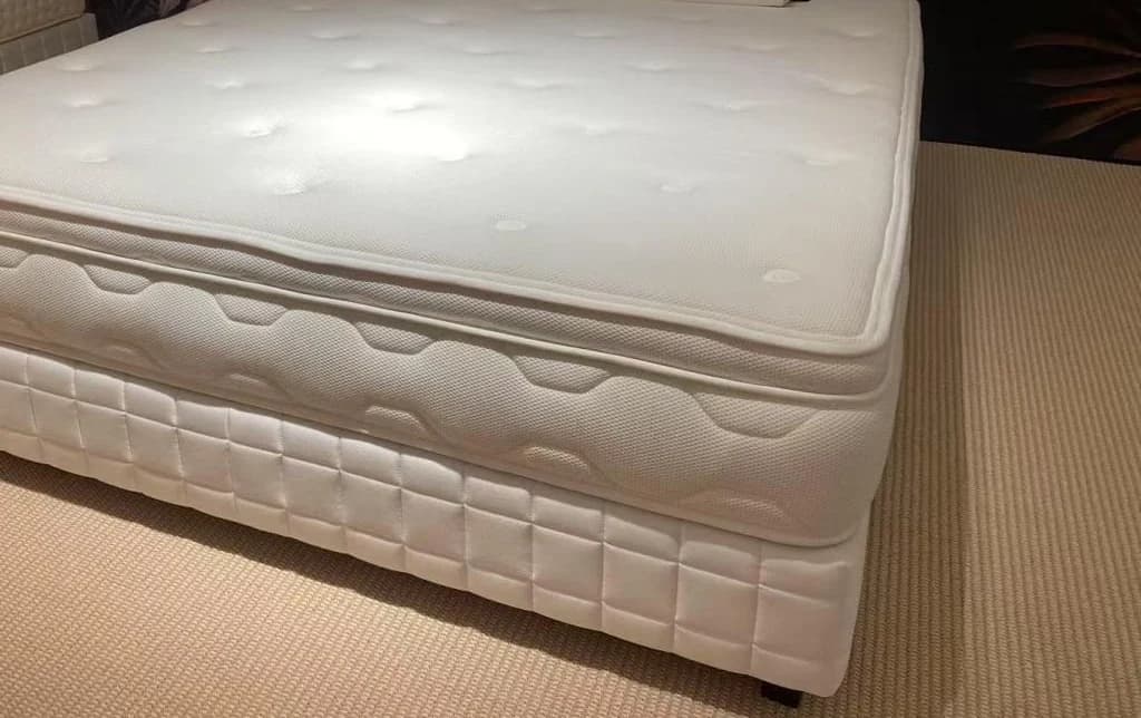 Colchón de resortes ensacados en tela de bambú 28 cm