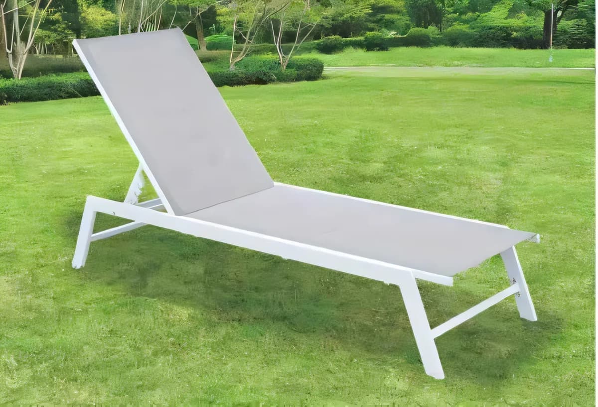 Reposera de aluminio o acero, gris claro · modelo 01