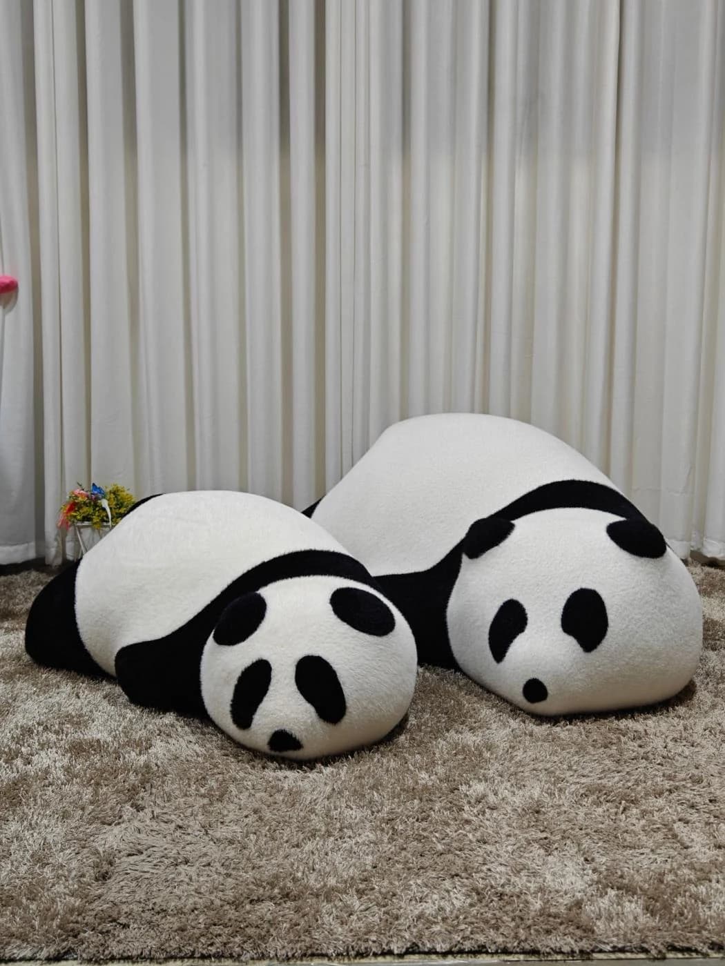 Puf Nagua · Puf con forma de oso panda acostado