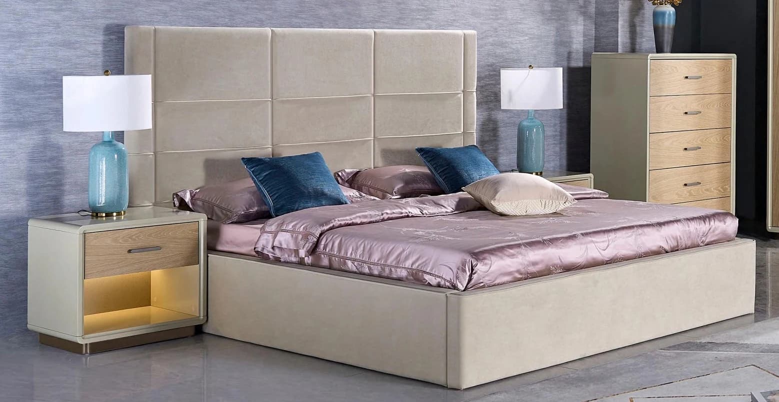 Cama tapizada con respaldo de paneles rectangulares