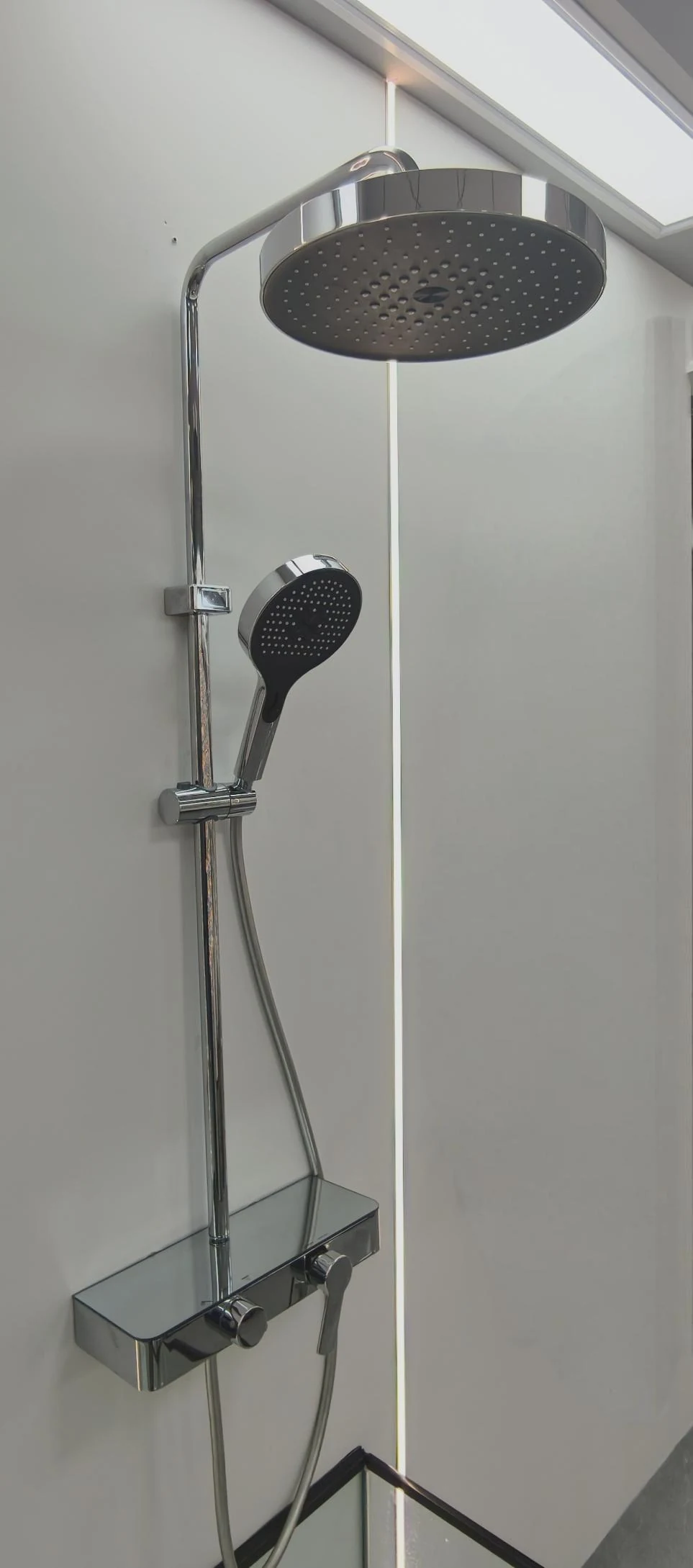 Columna de ducha con lluvia redonda de 30 cm y mezclador en caja de acero