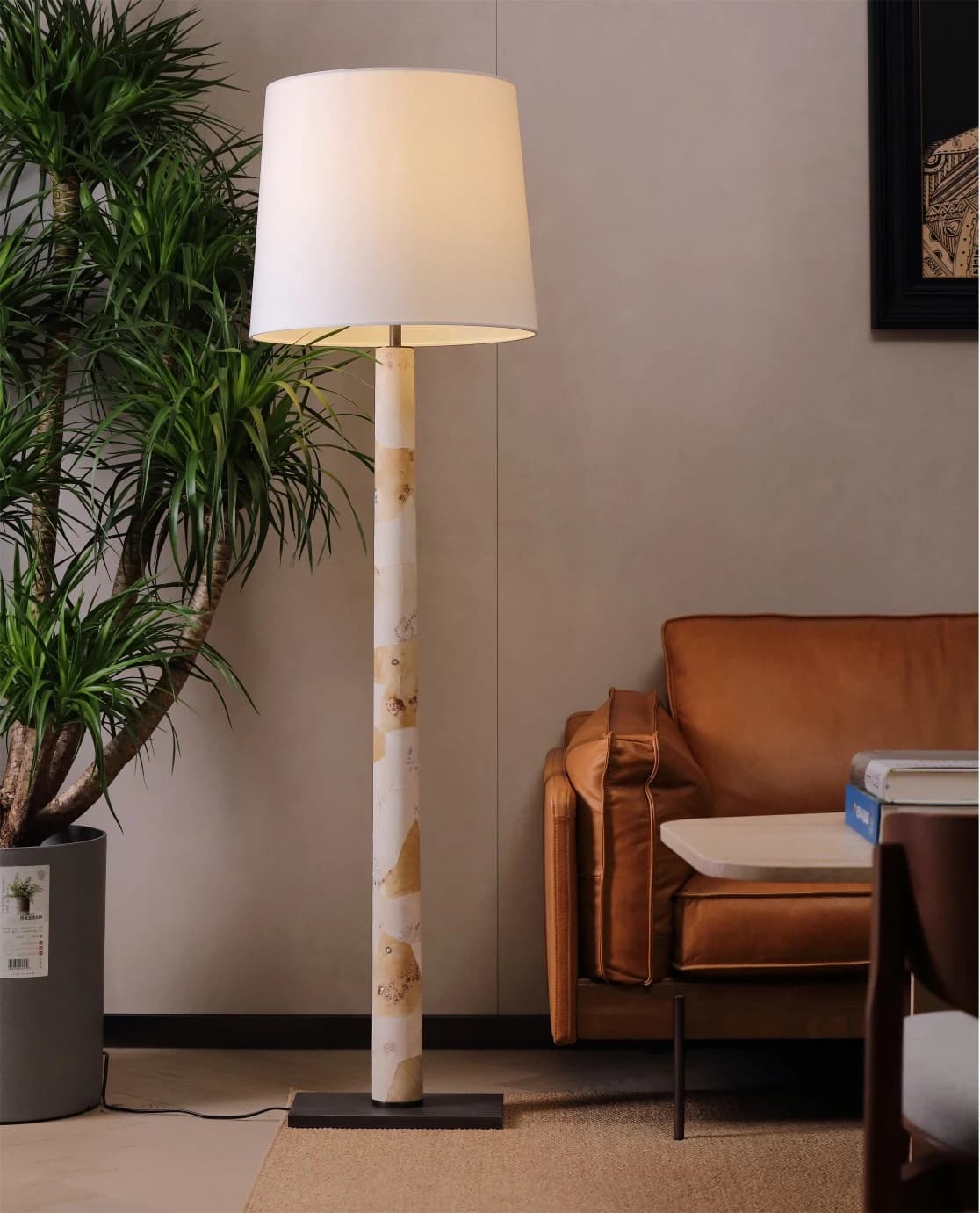 Lámpara de pie de columna fina con revestimiento natural 165 cm