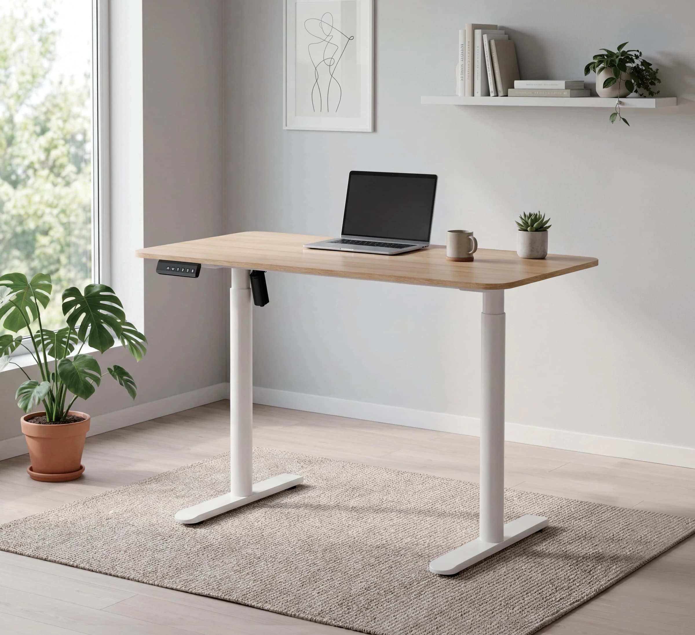 Escritorio regulable eléctrico con columnas redondas y tapa en tono madera clara 120 × 60 cm