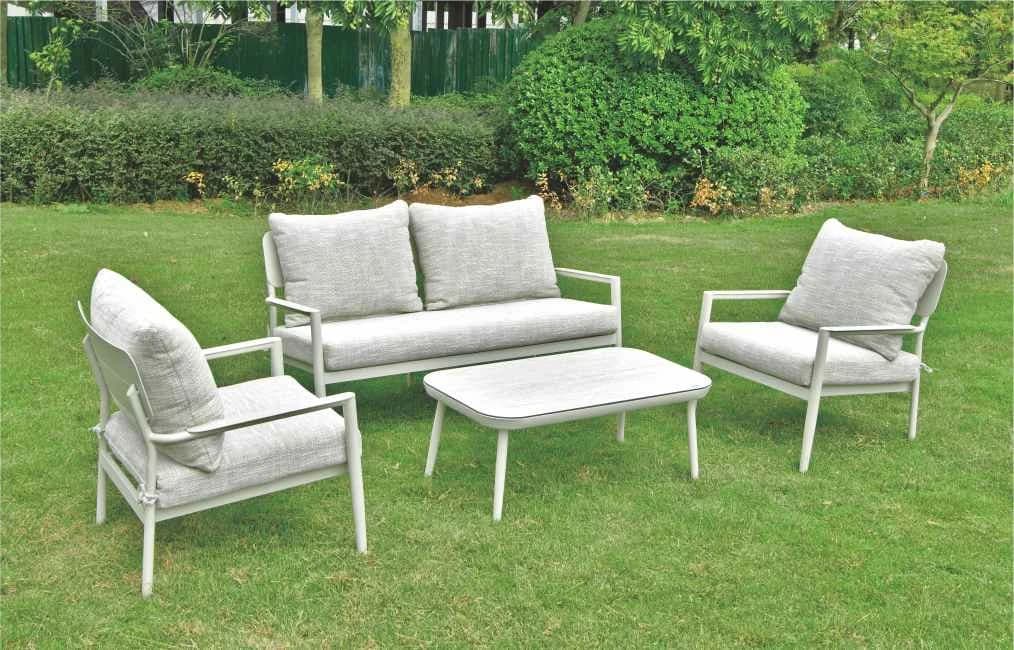 Juego de living de aluminio, mesa de vidrio símil piedra y asientos con almohadones, gris claro · modelo 01